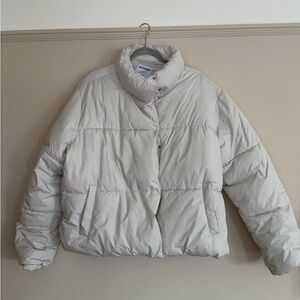Women's Old Navy White Puffer Jacket